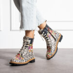 Botas planos de piel con estampado animal print de leopardo para mujer con cordones