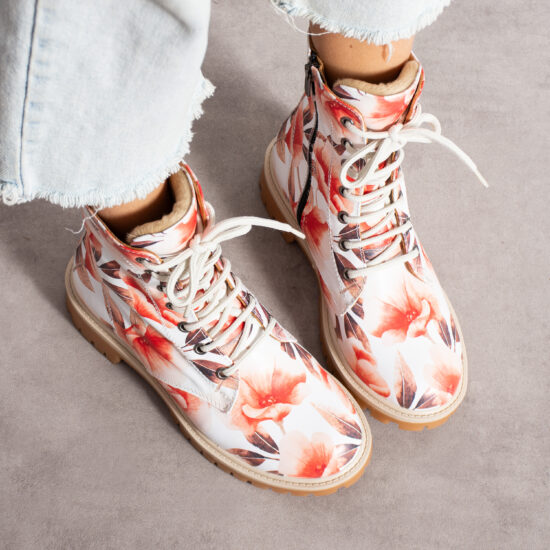 Botas planos de piel blancos para mujer con cordones | TUASOLEA