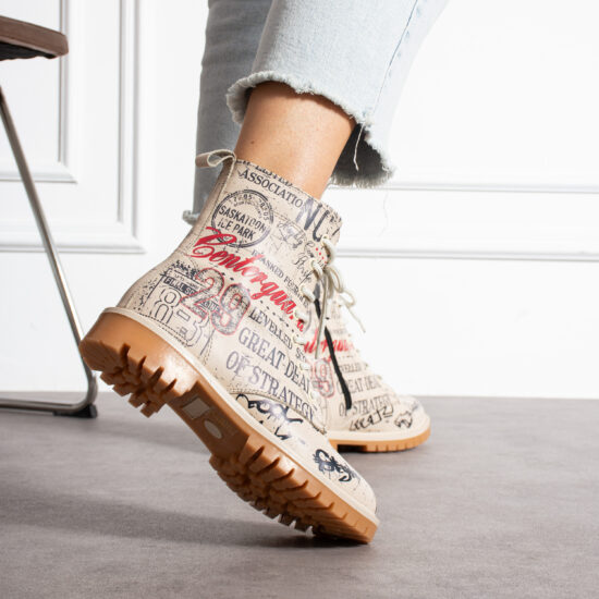 Botas planos de piel beige para mujer con cordones | TUASOLEA