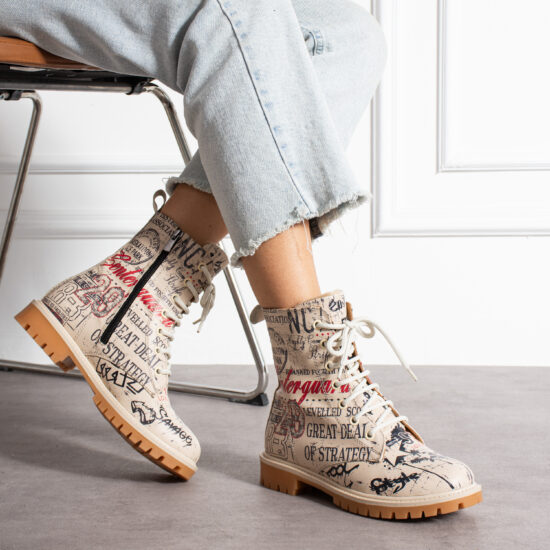 Botas planos de piel beige para mujer con cordones | TUASOLEA