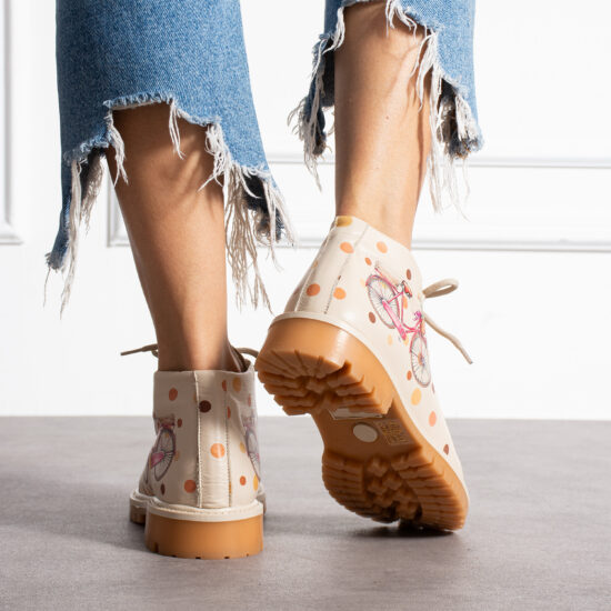 Botines planos de piel beige para mujer con cordones | TUASOLEA