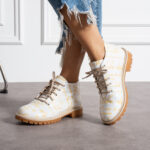 Botines planos de piel blancos para mujer con cordones