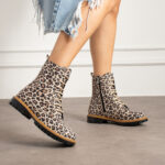 Botas planos de piel con estampado animal print de leopardo para mujer con cordones