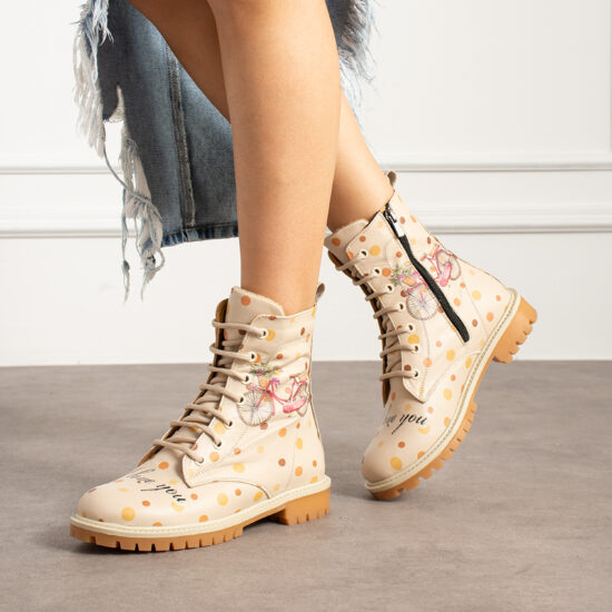 Botas planos de piel beige para mujer con cordones | TUASOLEA