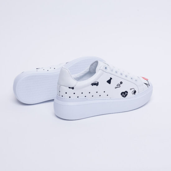 Zapatillas sanitarias blancas ultraligeras para trabajo | TUASOLEA