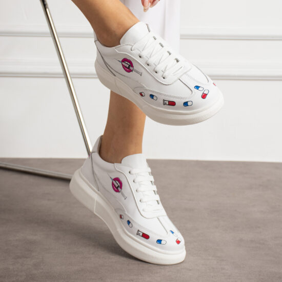 Alternative view of Zapatillas sanitarias blancas ultraligeras para trabajo