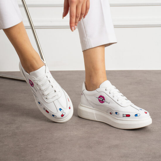 Zapatillas sanitarias blancas ultraligeras para trabajo | TUASOLEA