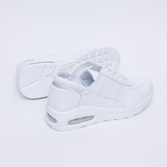 Zapatillas sanitarias blancas de piel ultraligeras y cómodas | TUASOLEA