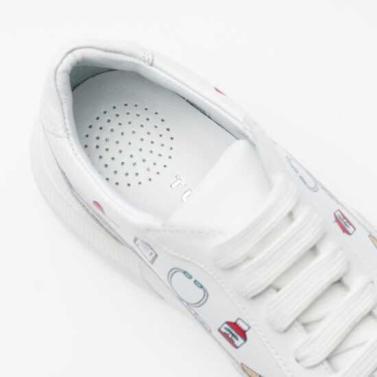 Zapatillas sanitarias blancas ultraligeras para trabajo | TUASOLEA