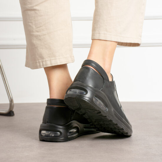 Zapatillas negras casual de piel para mujer | TUASOLEA