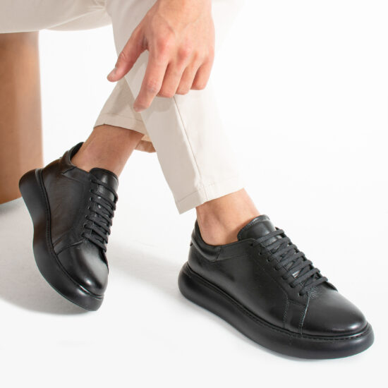 Zapatillas casual para hombre negras de piel natural | TUASOLEA