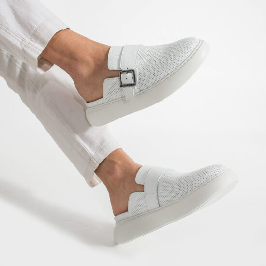 Zuecos blancos para hombre de piel natural con hebilla | TUASOLEA