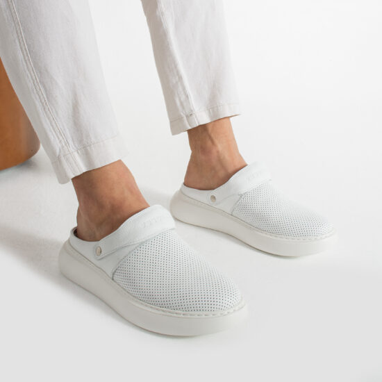 Alternative view of Zuecos blancos para hombre de piel natural con tira trasera