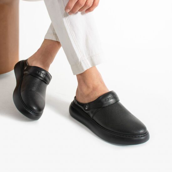 Zuecos negros para hombre de piel natural con tira trasera | TUASOLEA