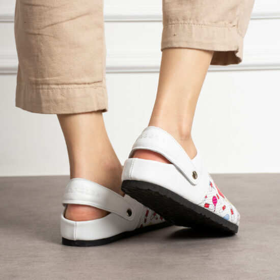 Zuecos sanitarios planos de piel para mujer | TUASOLEA