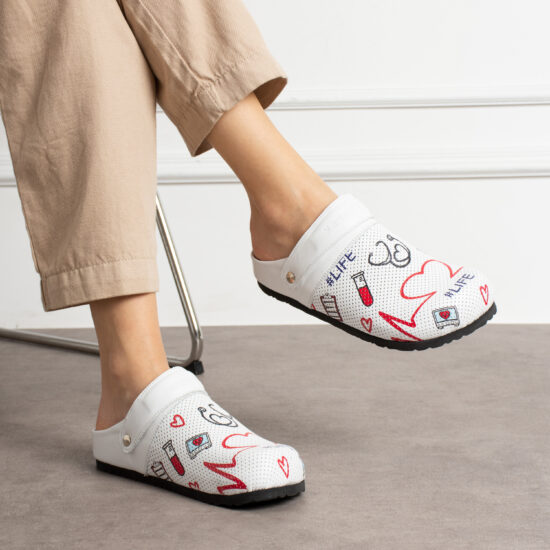 Zuecos sanitarios planos de piel para mujer | TUASOLEA