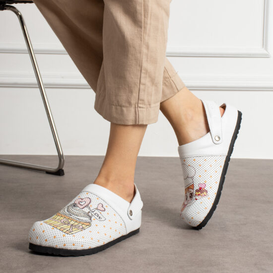 Alternative view of Zuecos de cocina planos de piel para mujer