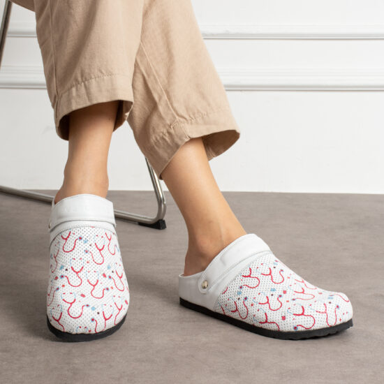 Alternative view of Zuecos sanitarios planos de piel para mujer