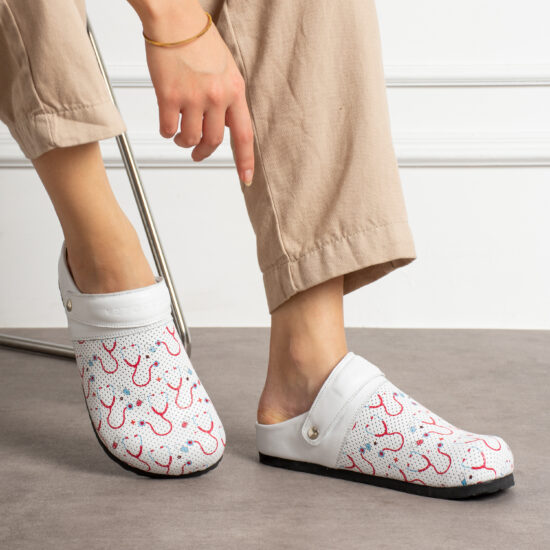 Zuecos sanitarios planos de piel para mujer | TUASOLEA