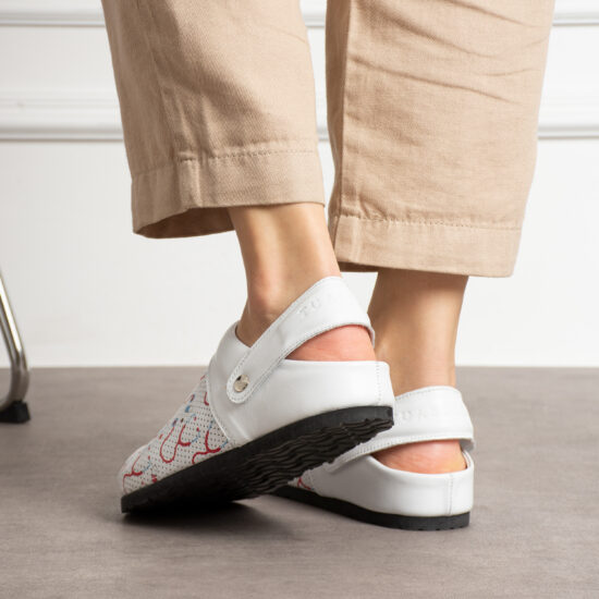 Zuecos sanitarios planos de piel para mujer | TUASOLEA