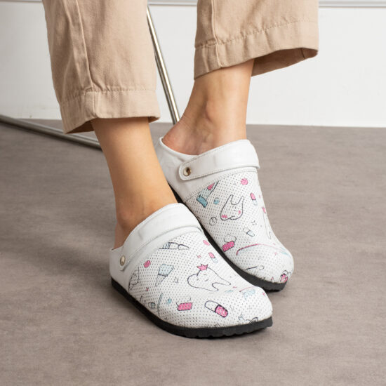 Zuecos sanitarios planos de piel para dentistas | TUASOLEA