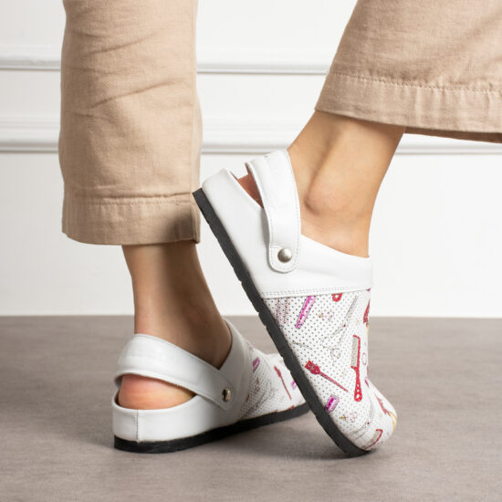 Alternative view of Zuecos planos de piel para peluquería