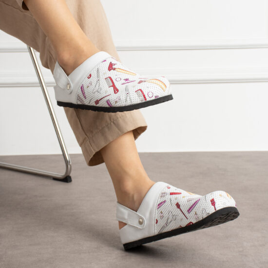 Zuecos planos de piel para peluquería | TUASOLEA