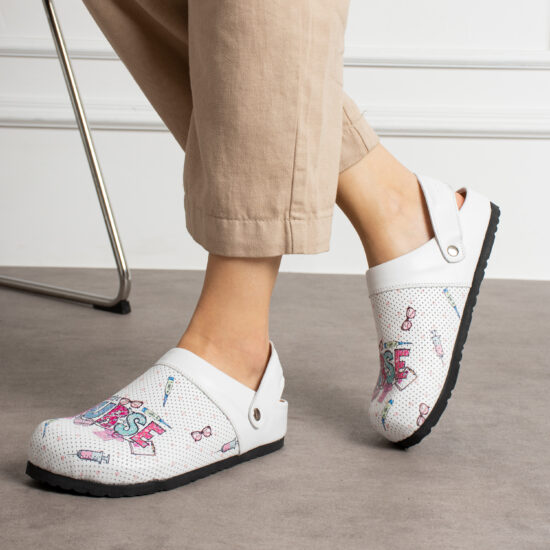 Zuecos sanitarios planos de piel para mujer | TUASOLEA