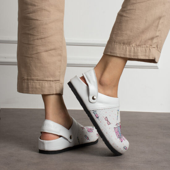 Zuecos sanitarios planos de piel para mujer | TUASOLEA