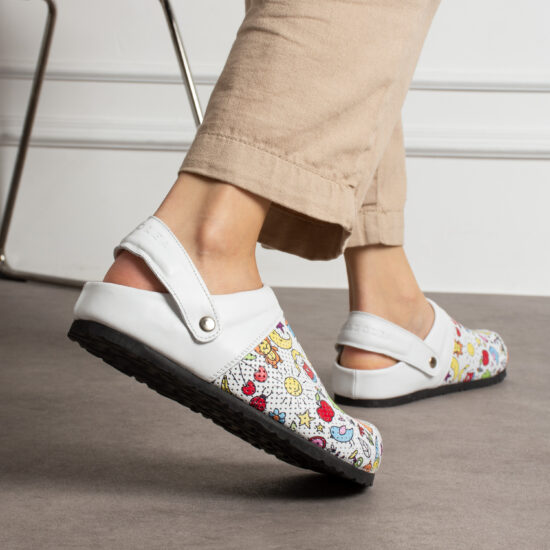 Zuecos planos cómodos de piel para maestras | TUASOLEA