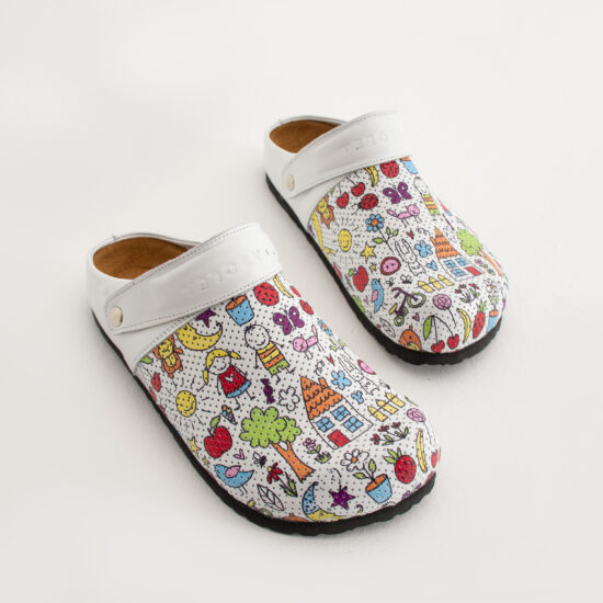 Zuecos planos cómodos de piel para maestras | TUASOLEA