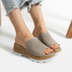 Zuecos de vestir beige para mujer de piel con plataforma