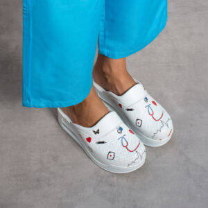 Zuecos sanitarios de piel blanca con plataforma Zuecos con plataforma mujer Sanitarios