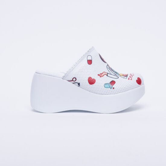 Zuecos sanitarios de piel con plataforma alta | TUASOLEA