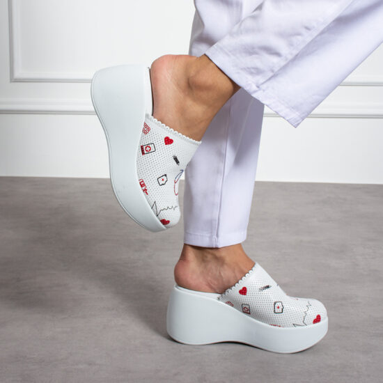 Zuecos sanitarios de piel con plataforma alta | TUASOLEA