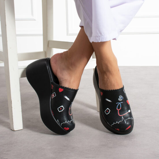 Alternative view of Zuecos sanitarios de piel con plataforma alta