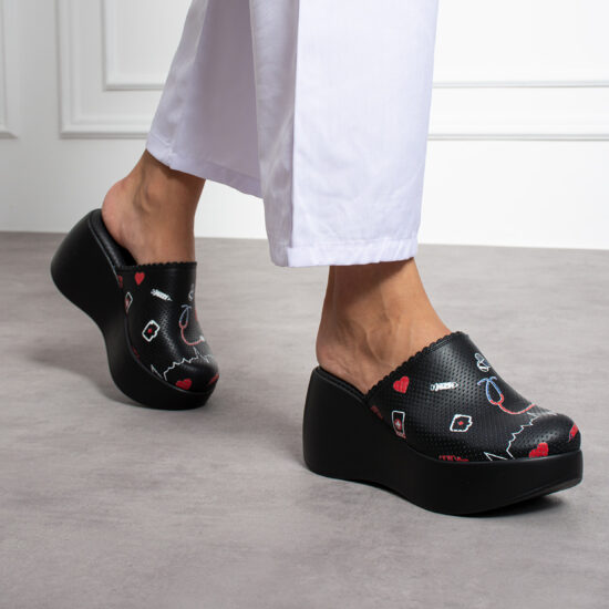 Zuecos sanitarios de piel con plataforma alta | TUASOLEA