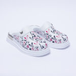 Zuecos cerrados cómodos de piel con estampado