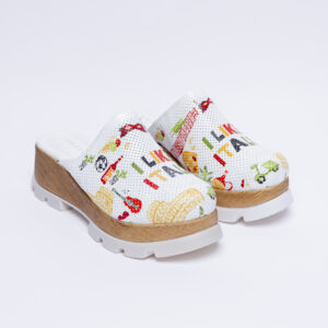 Zuecos cerrados estampados de piel con plataforma efecto madera Sandalias mujer y chanclas Estampados