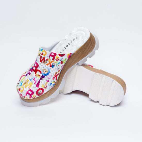 Zuecos cerrados estampados de piel con plataforma efecto madera | TUASOLEA