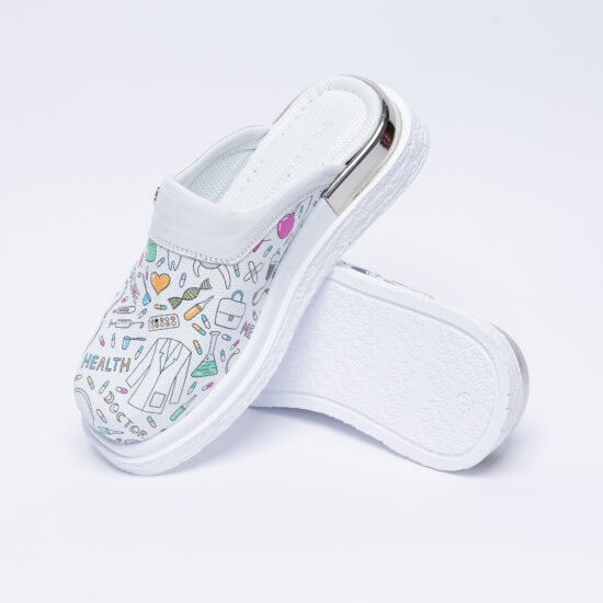 Zuecos sanitarios blancos de piel para enfermeras | TUASOLEA