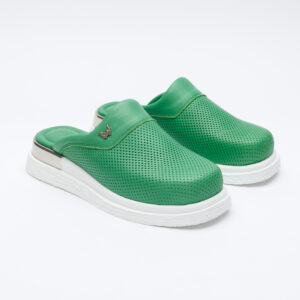 Zuecos cerrados cómodos de piel verde Zuecos sanitarios mujer Monocromáticos