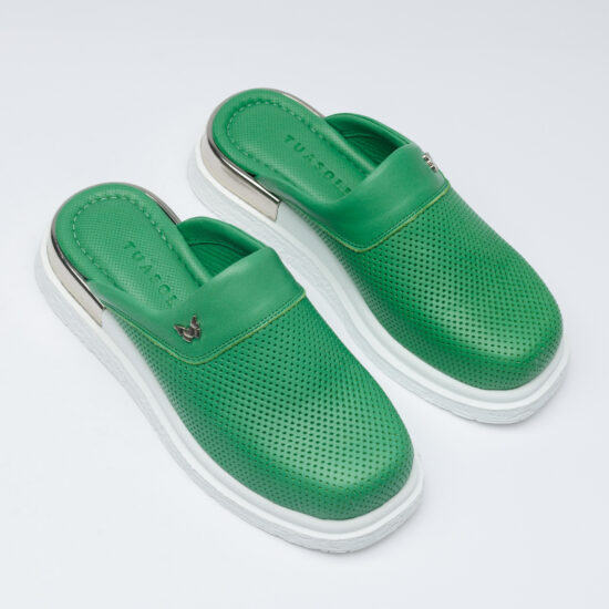 Zuecos cerrados cómodos de piel verde | TUASOLEA
