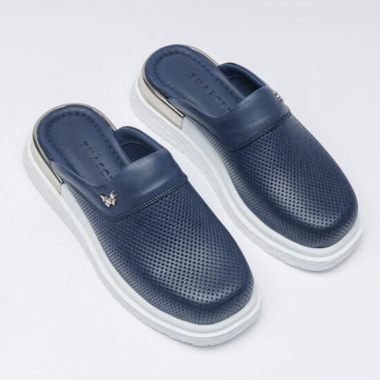 Zuecos cerrados cómodos de piel azul marino | TUASOLEA