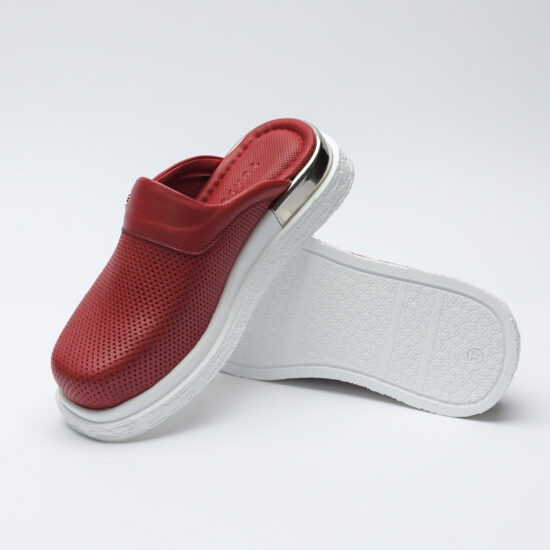 Zuecos cerrados cómodos de piel rojos | TUASOLEA