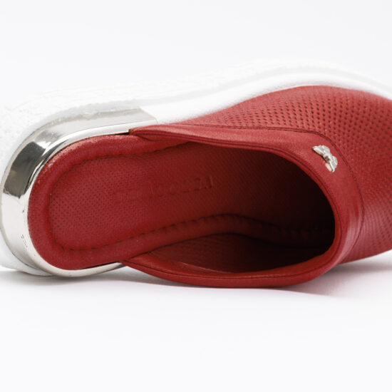 Zuecos cerrados cómodos de piel rojos | TUASOLEA