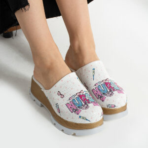 Zuecos cerrados estampados de piel con plataforma efecto madera Zuecos con plataforma mujer Sanitarios