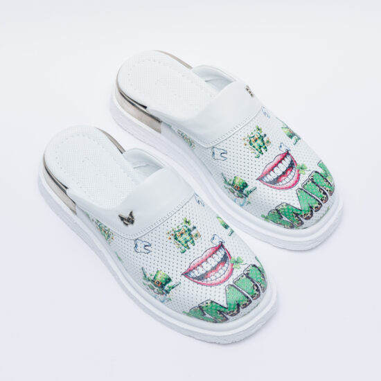 Alternative view of Zuecos sanitarios de piel para dentistas