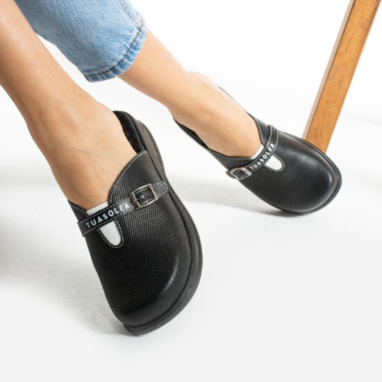 Zuecos de trabajo cómodos de piel natural en negro | TUASOLEA