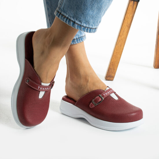 Zuecos de trabajo cómodos de piel natural en rojo | TUASOLEA